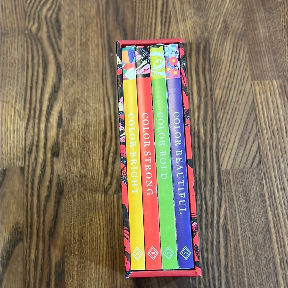 🎨 Relax, Unwind & Color in Style with Vera Bradley 🖍️